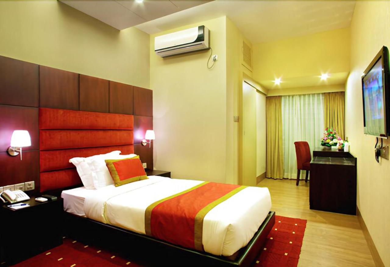West Park Inn Dhaka Exterior photo